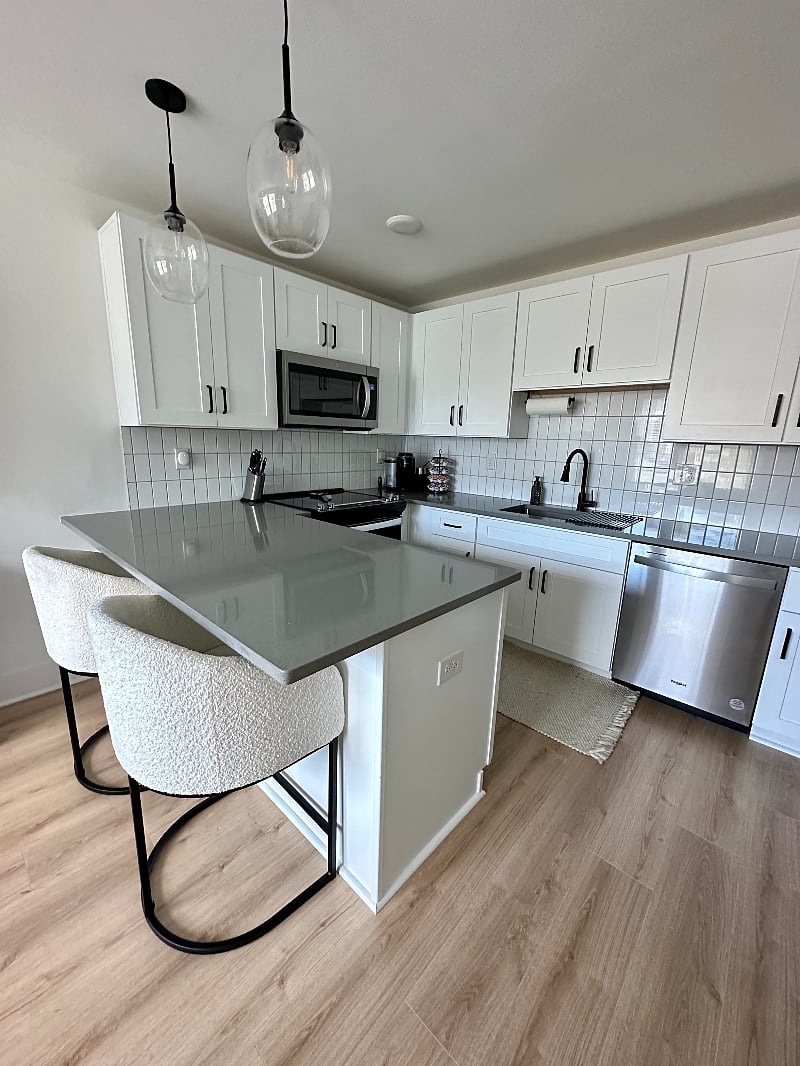 Furnished Finder property 556315_1 photo 12