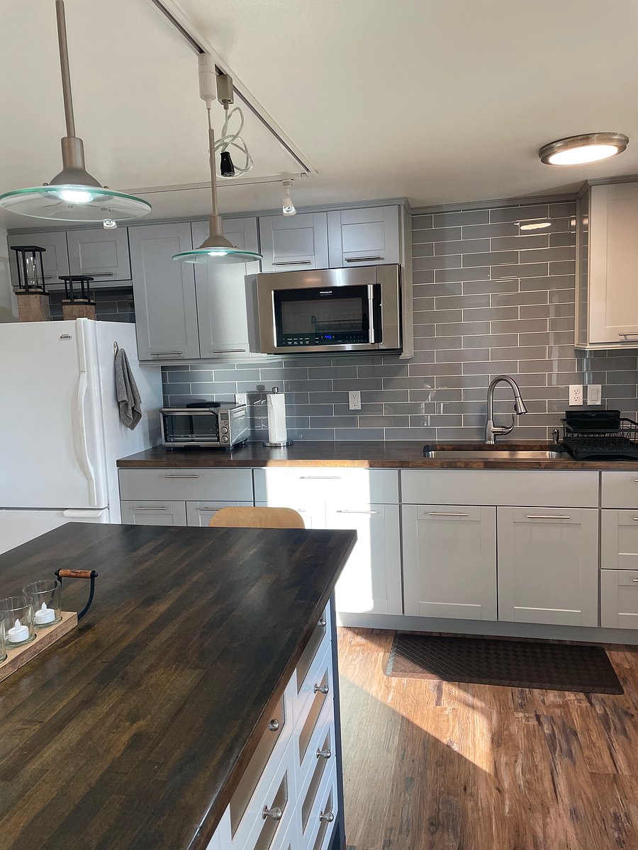 Kitchen with lake view