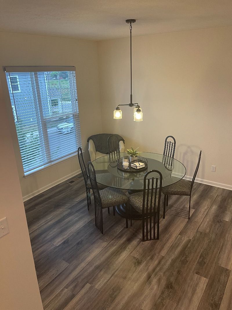 Furnished Finder property 556425_1 photo 3