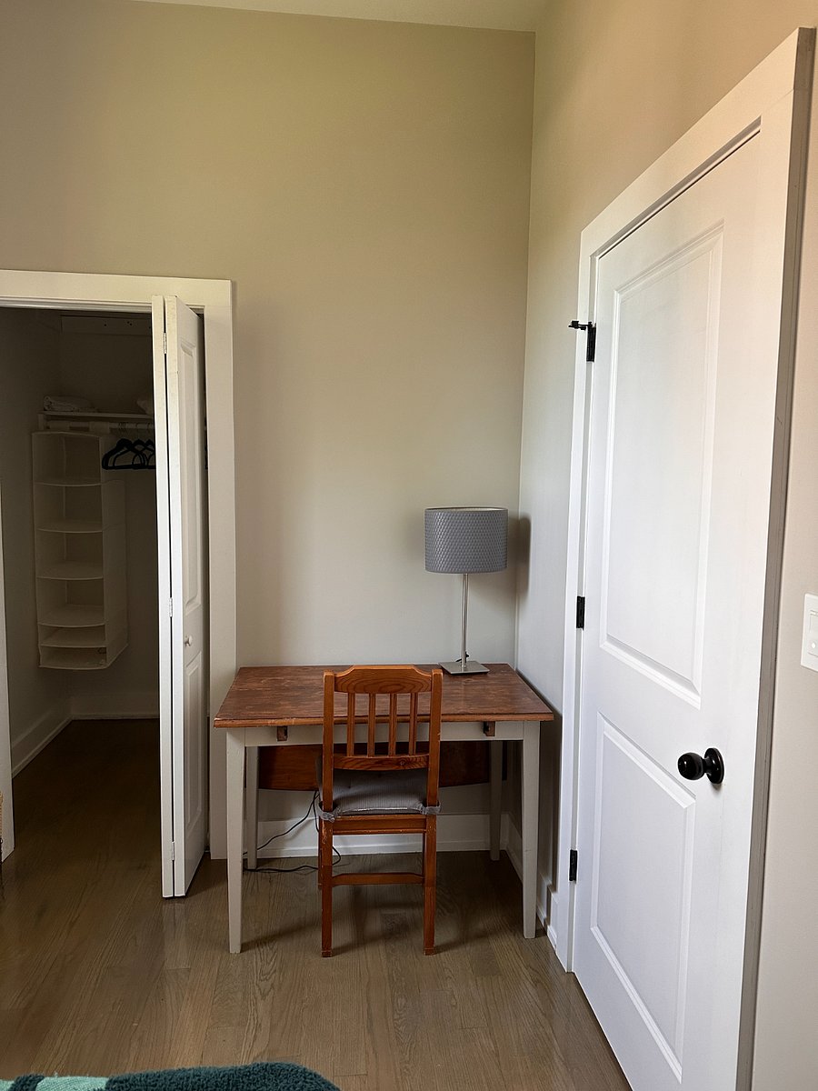 $1000 lower bedroom w/double bed