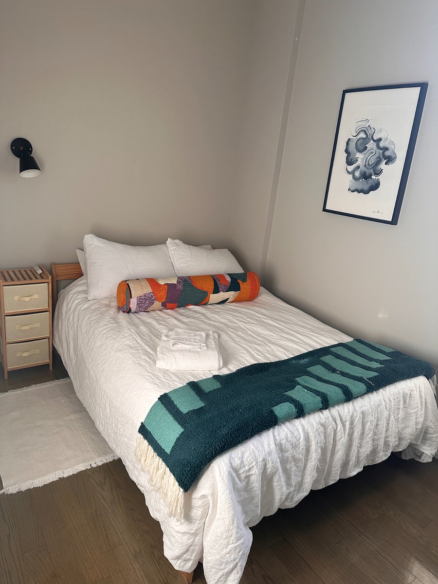 $1000 lower bedroom w/double bed