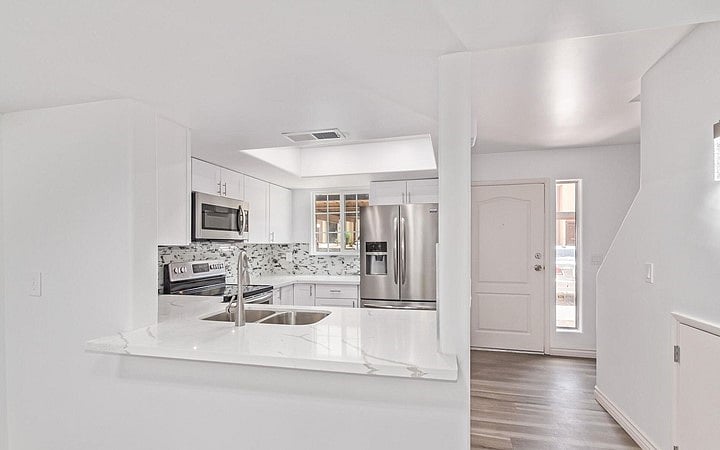 Furnished Finder property 556593_1 photo 1