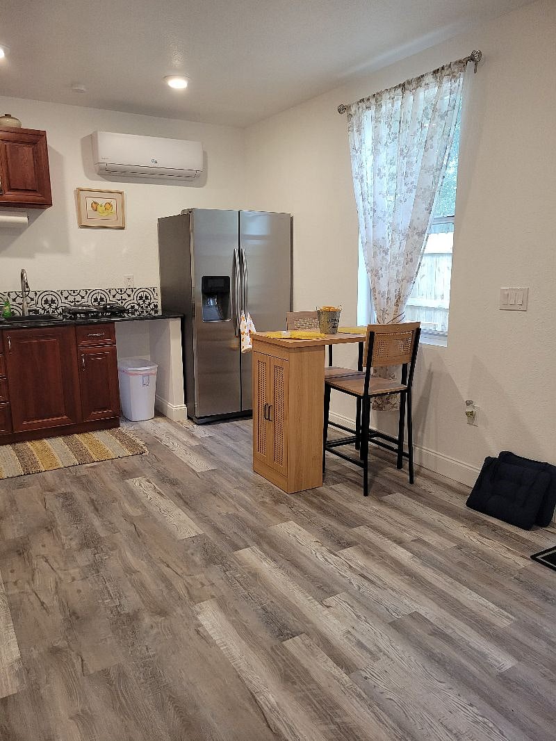 Furnished Finder property 556598_1 photo 18