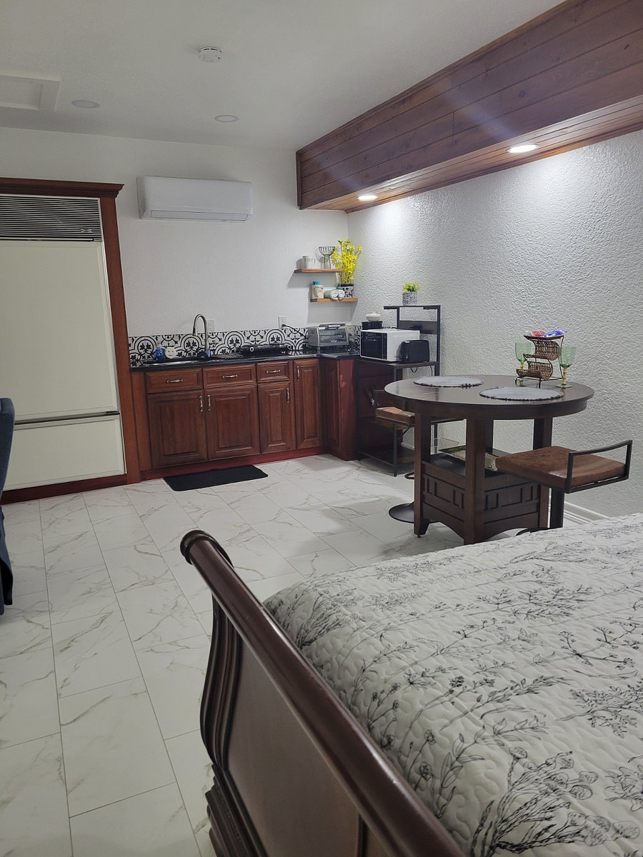 Furnished Finder property 556598_1 photo 11