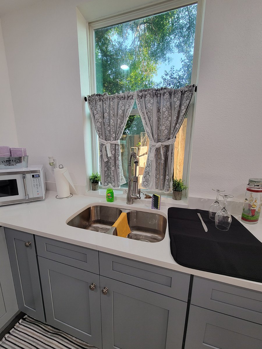 Furnished Finder property 556598_2 photo 8