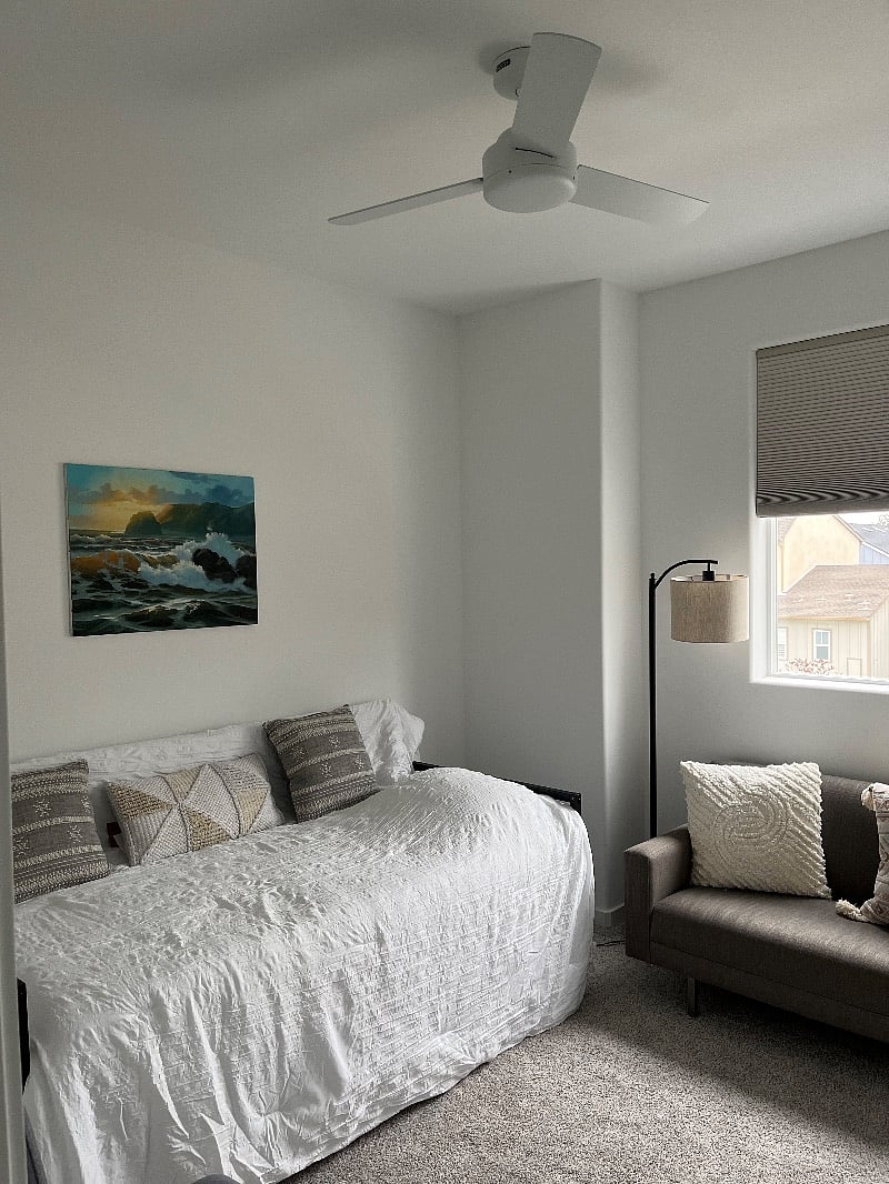 2nd Bedroom - bed converts into 2 Twins (pullout)