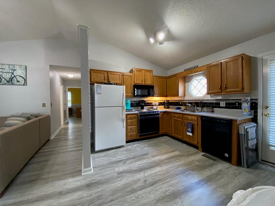 Furnished Finder property 556666_1 photo 11