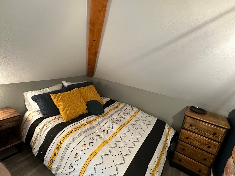 Queen size bed