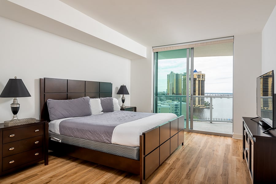 Masterbedroom river views