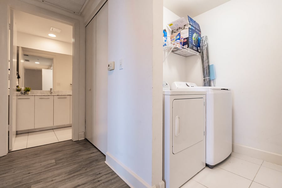 Washer Dryer in unit