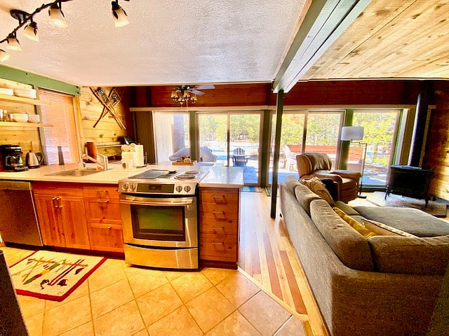 Furnished Finder property 556853_1 photo 4