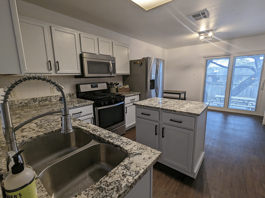 Furnished Finder property 556881_1 photo 3