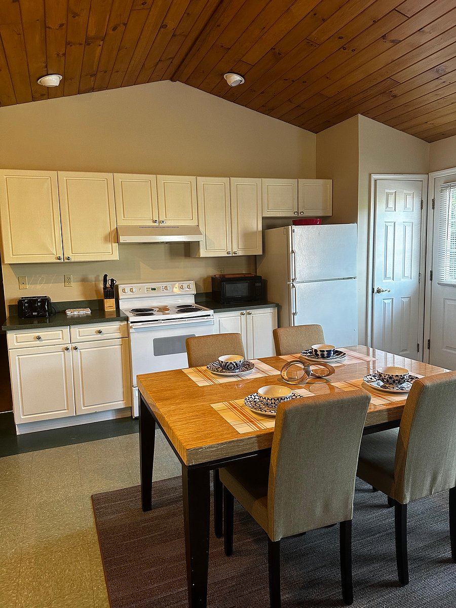 Furnished Finder property 557024_1 photo 3