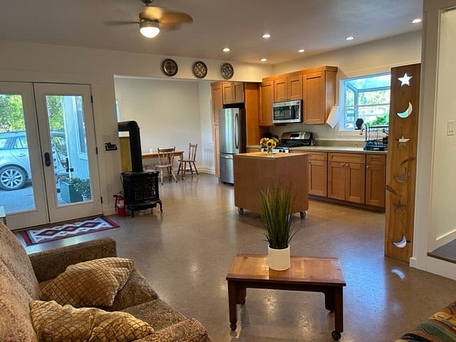 Furnished Finder property 557066_1 photo 1