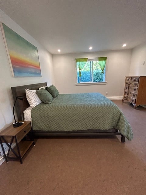 Queen Bed, 2 night stands, dresser, shelves