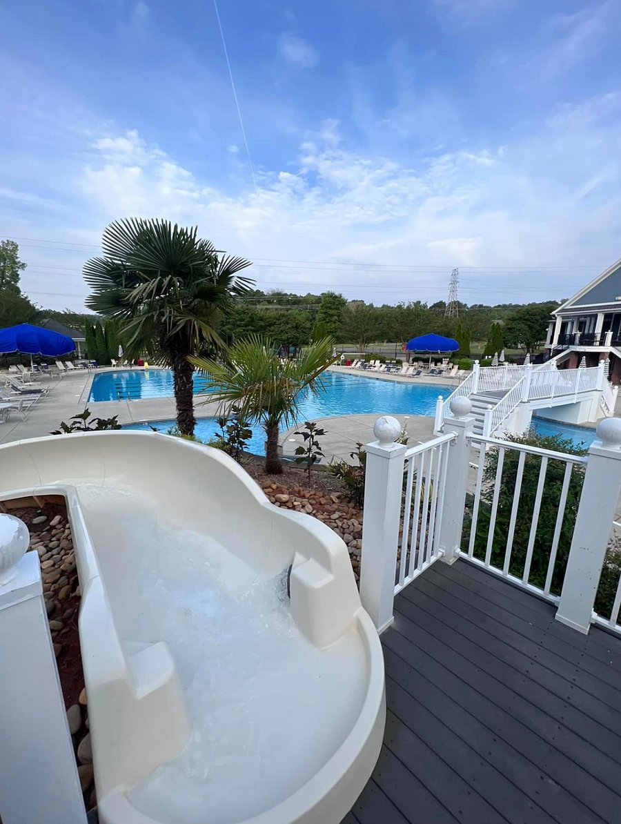 Community Pool SeasonalpP