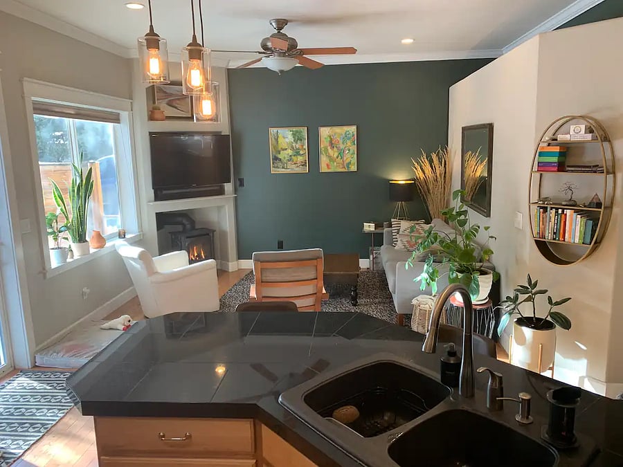 Furnished Finder property 557198_1 photo 1