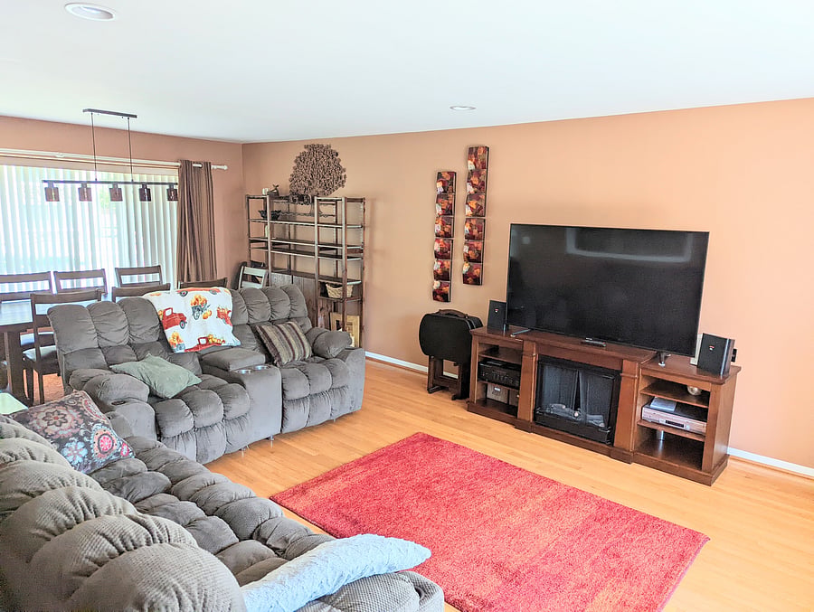 60" TV with super comfy 4-recliner sectional