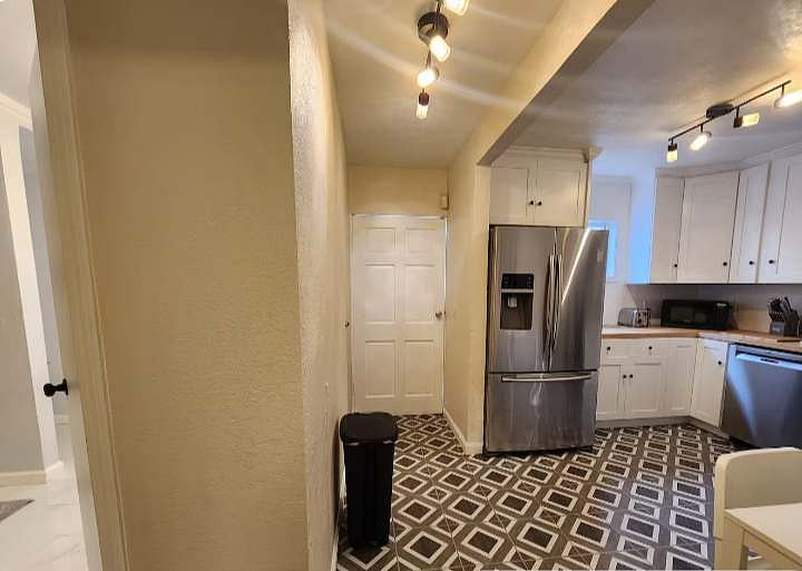 Furnished Finder property 557253_1 photo 5