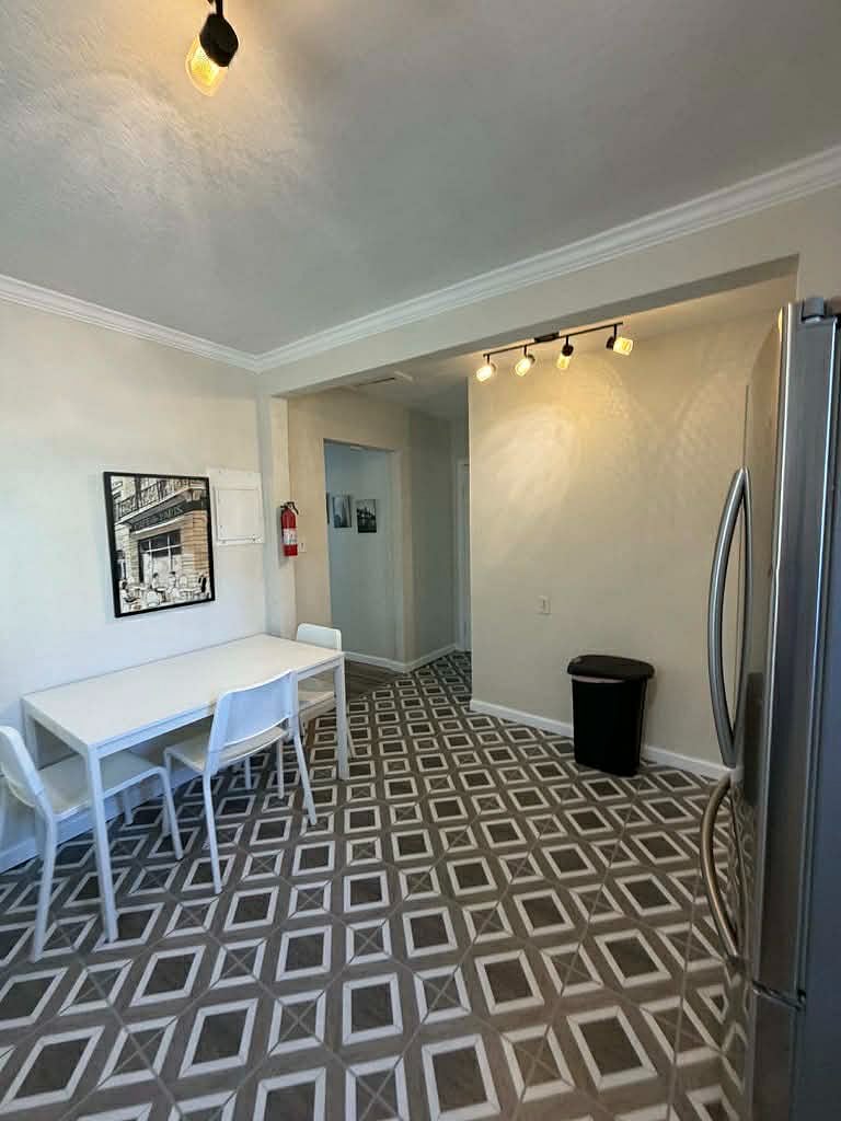 Furnished Finder property 557253_1 photo 6
