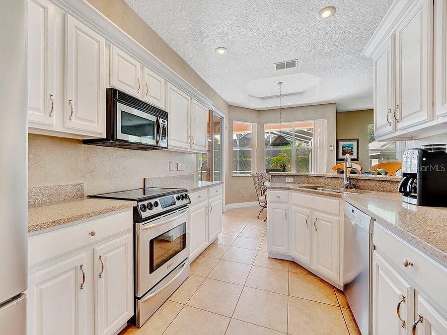 Furnished Finder property 557354_2 photo 5