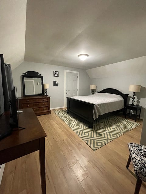 Queen bed