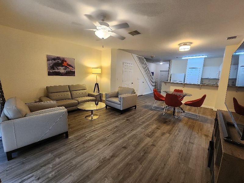 Furnished Finder property 557458_1 photo 3