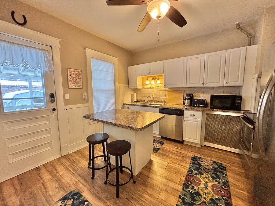 Furnished Finder property 557470_1 photo 4