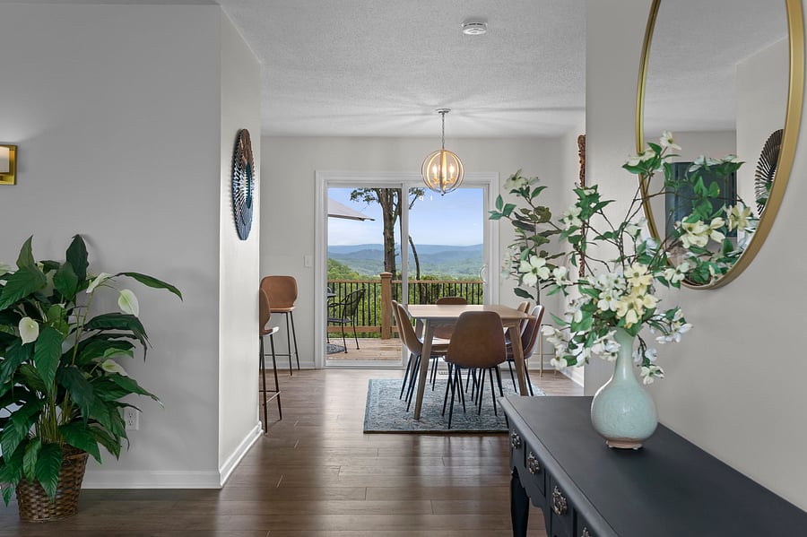 The open entry way looking out back to the beautiful view.