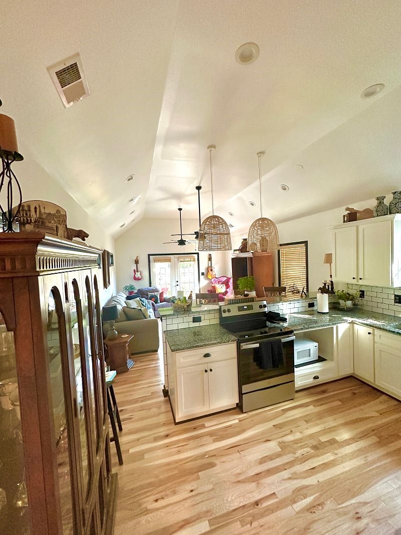 Furnished Finder property 557552_1 photo 13