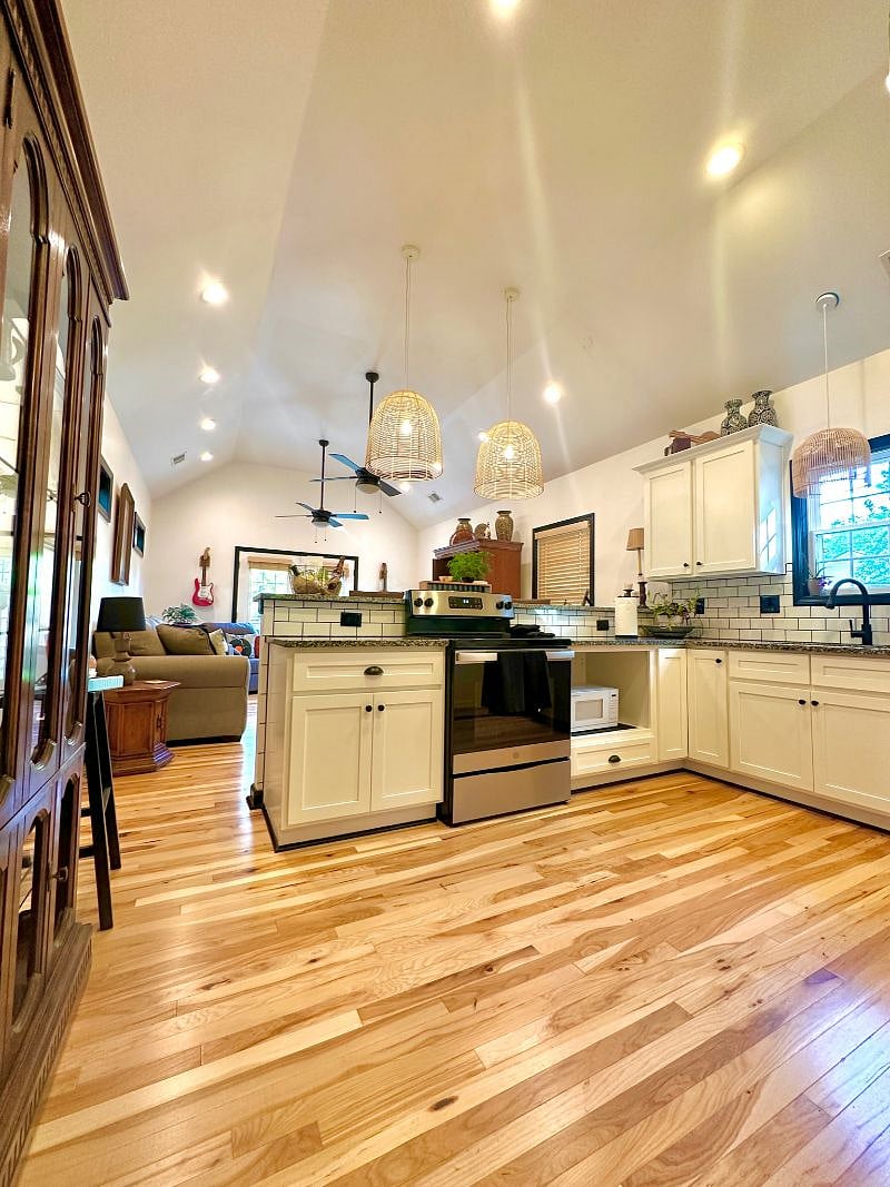 Furnished Finder property 557552_1 photo 15