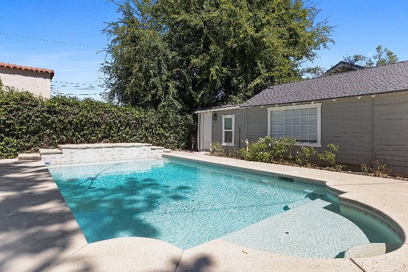 Furnished Finder property 557573_1 photo 21