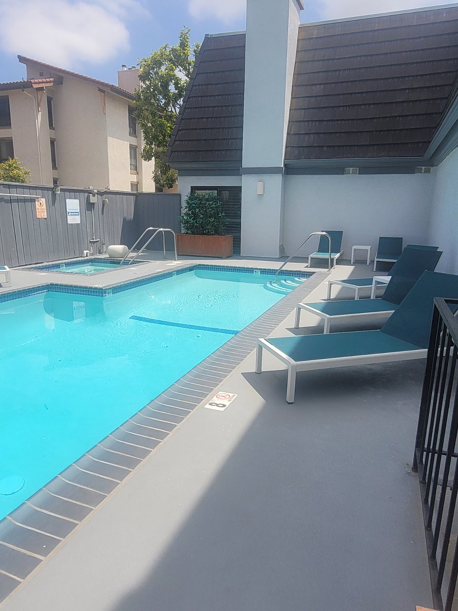 Furnished Finder property 557601_1 photo 11