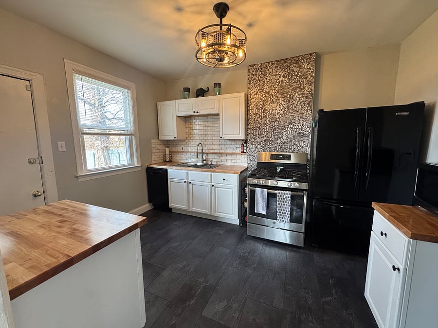 Furnished Finder property 557670_1 photo 3