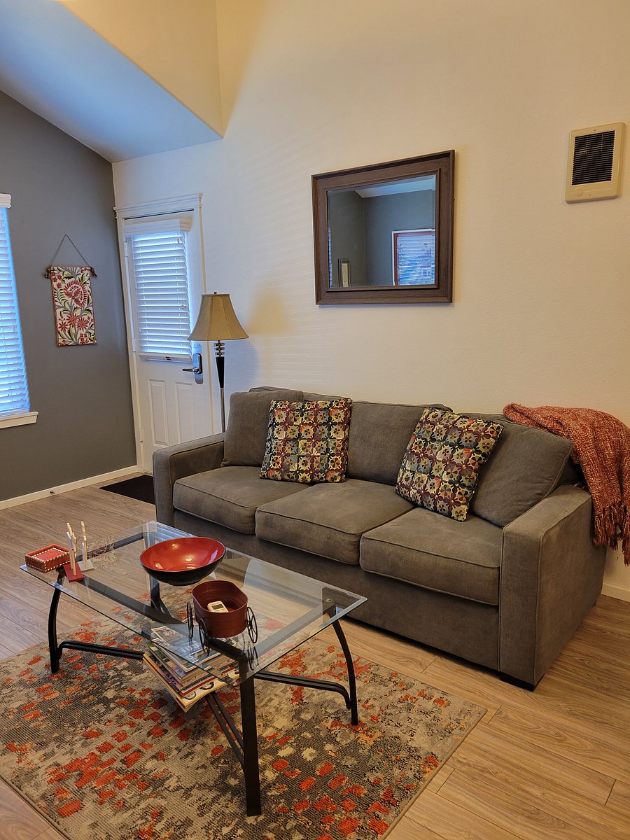 Furnished Finder property 557678_1 photo 3