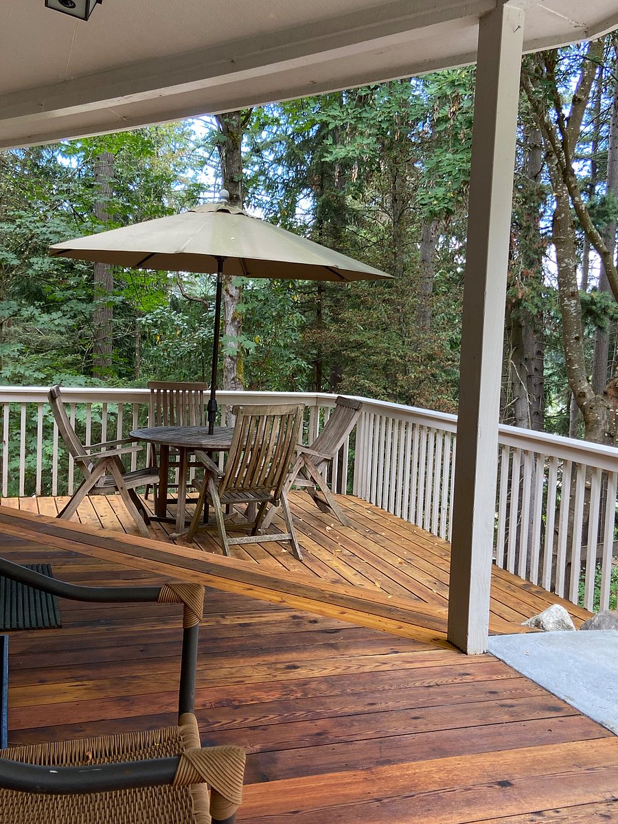 deck overlooking greenbelt
