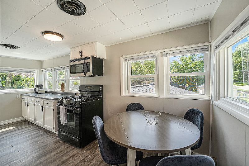 Dining area fit for 4 people.