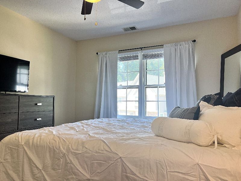 Master bedroom: alternate view