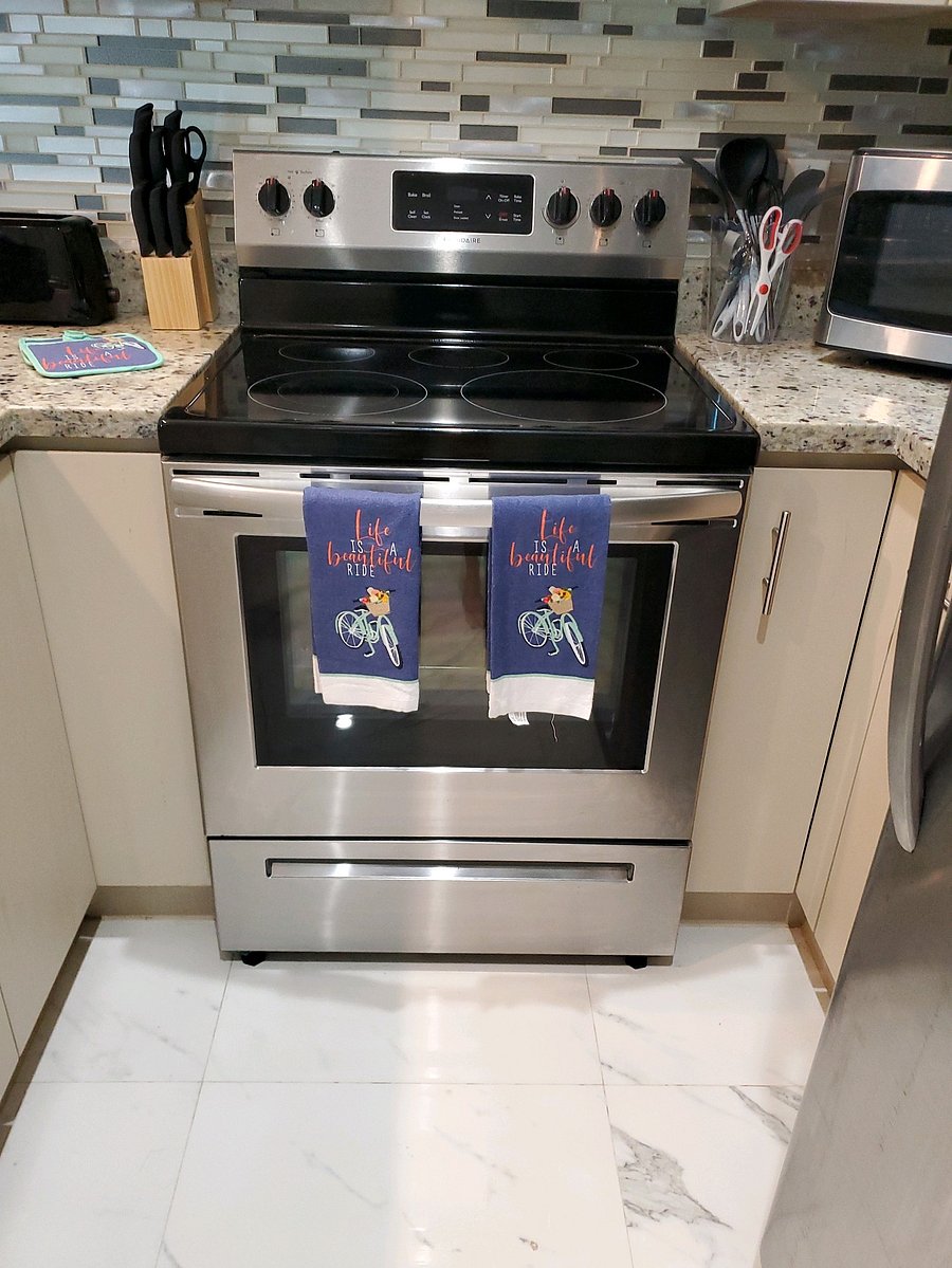 Furnished Finder property 557931_3 photo 7