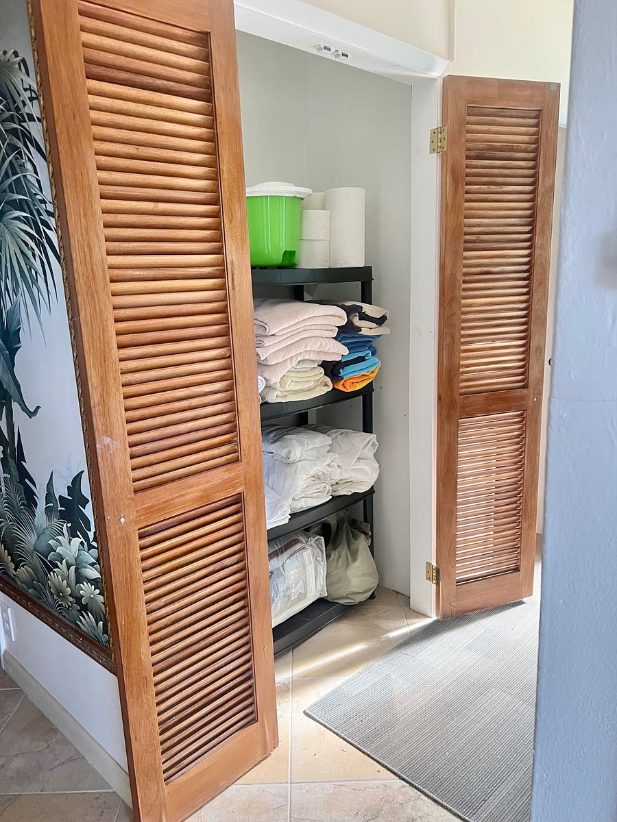 All linens, bath and beach towels supplied