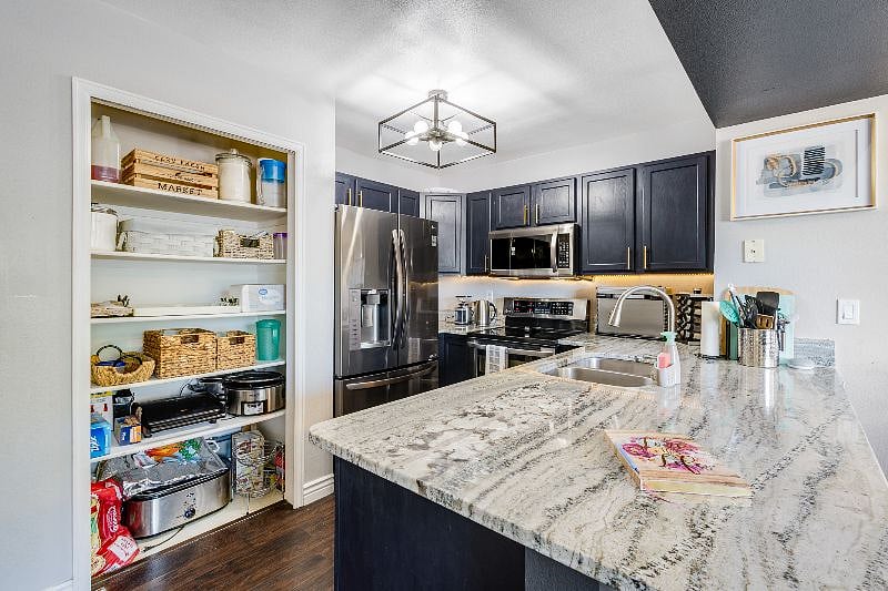 Furnished Finder property 557961_1 photo 6