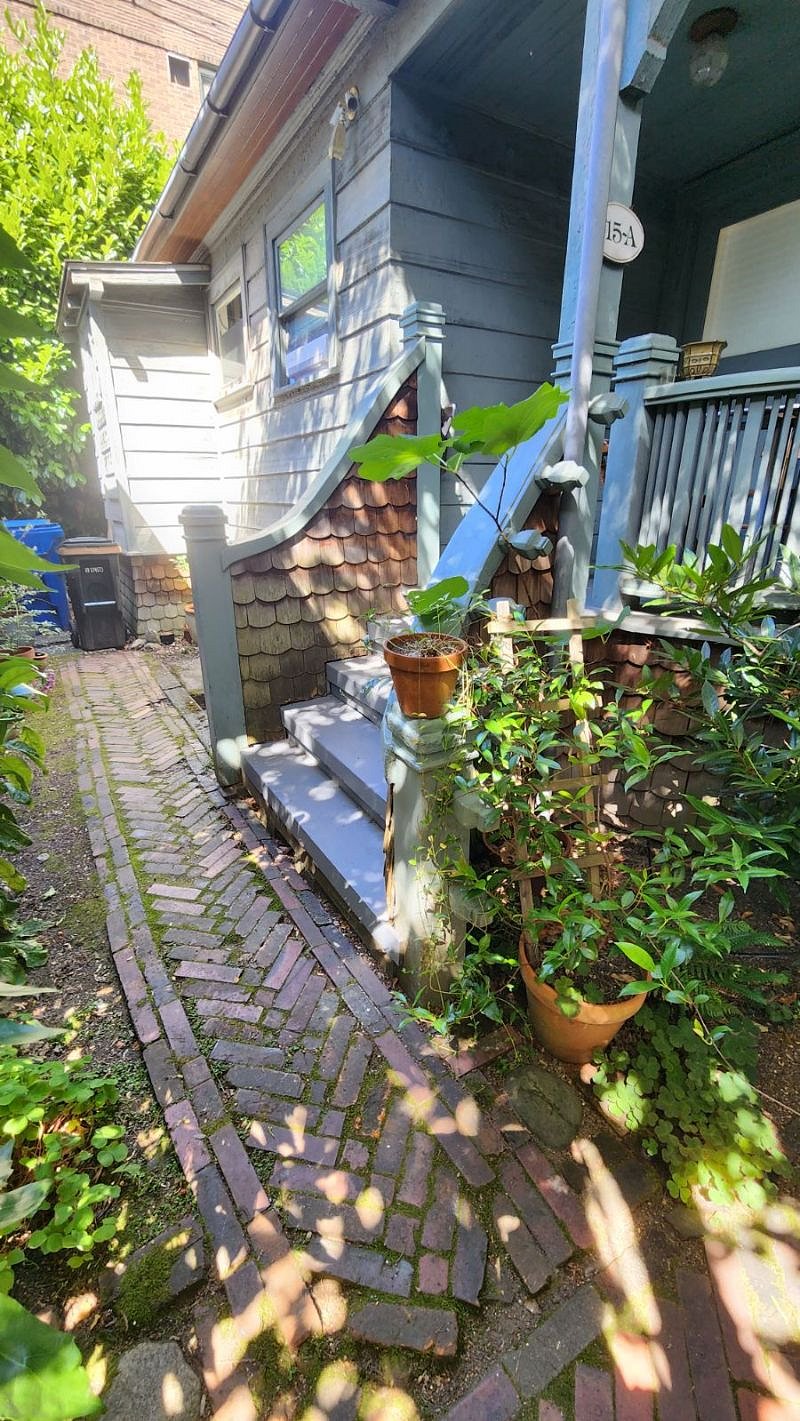 Furnished Finder property 557992_1 photo 12