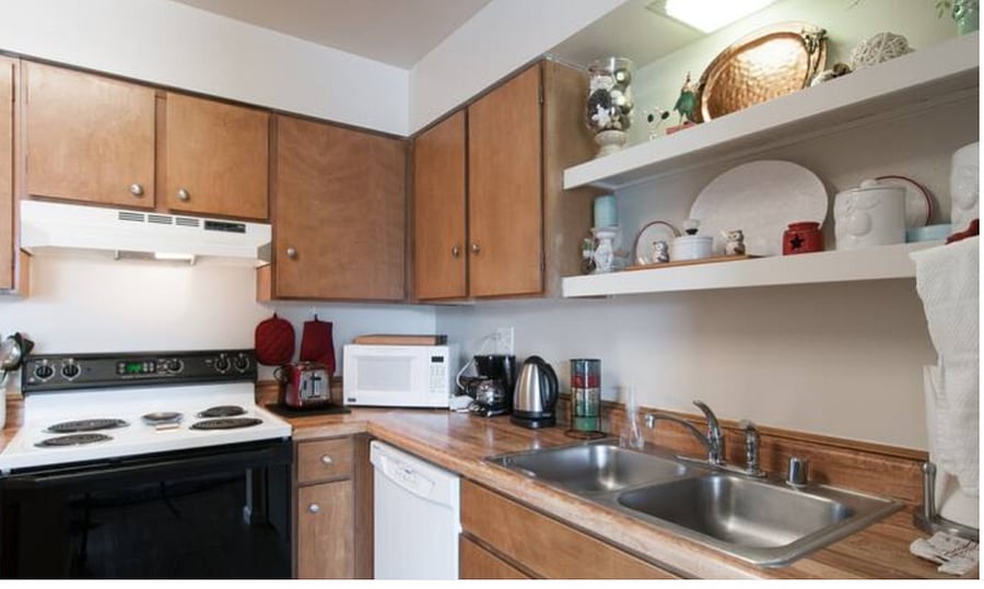 All electric full-kitchen, with appliances, coffee-maker, toaster, blender, crockpot for your creative cooking needs.