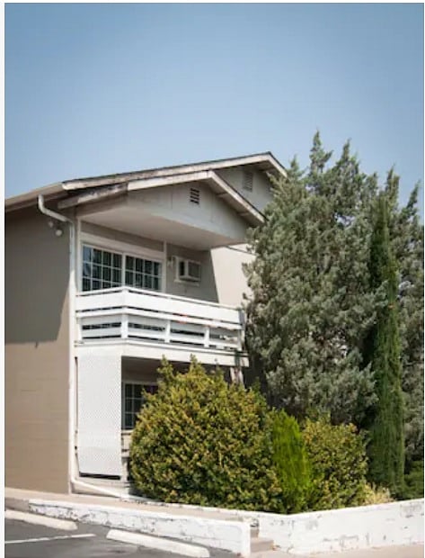 View of balcony from Carlin Street