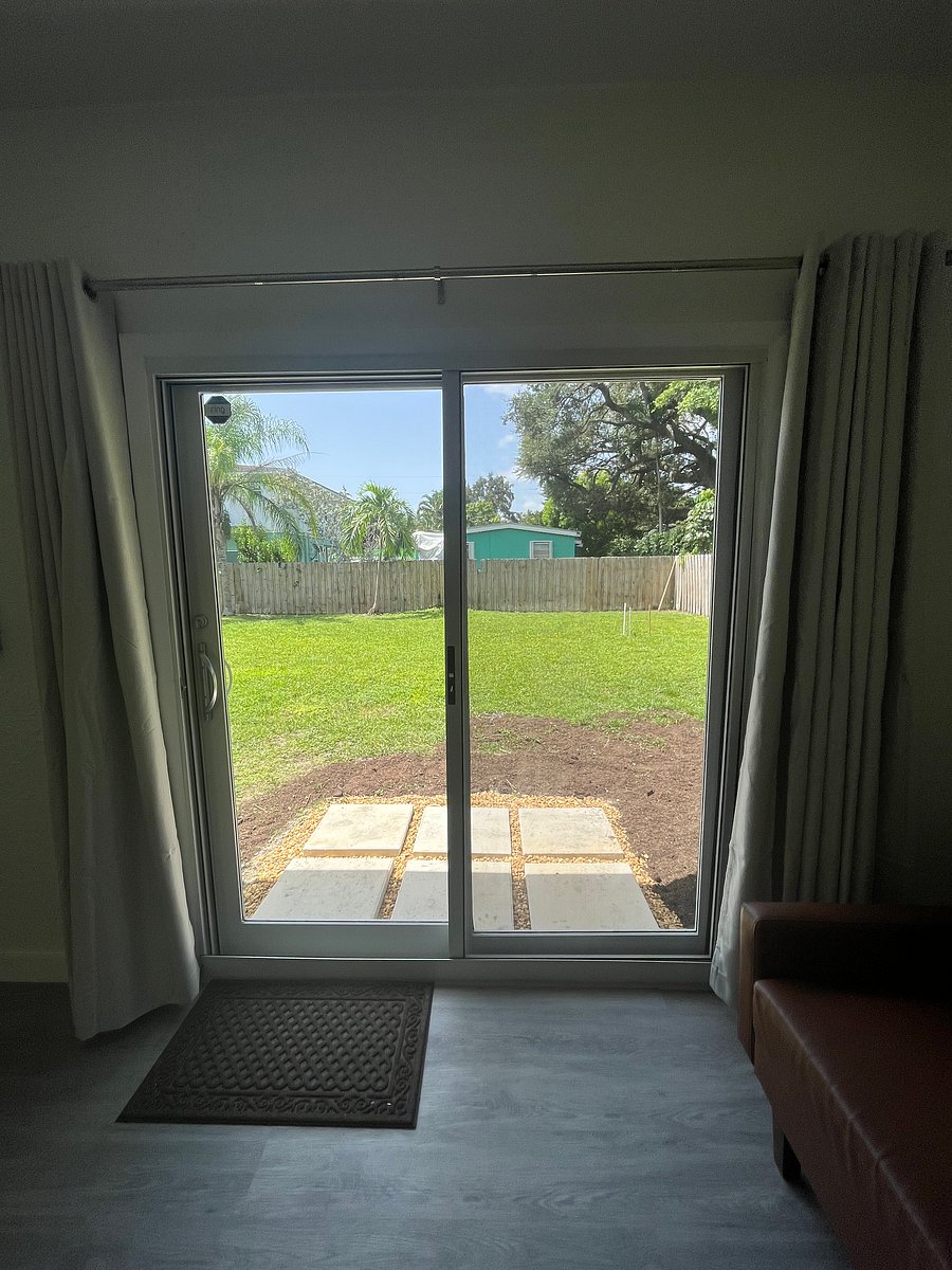 Lookin out the sliding glass door! Great sunshine !