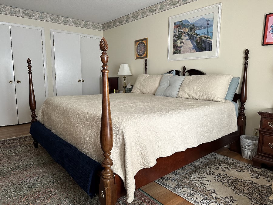 Master Bedroom w/King size bed. (3rd bedroom; optional)