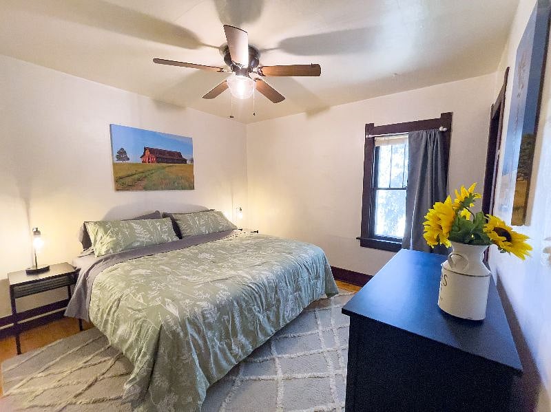 King bedroom. The bedside lamps include USB outlets to charge your phone.