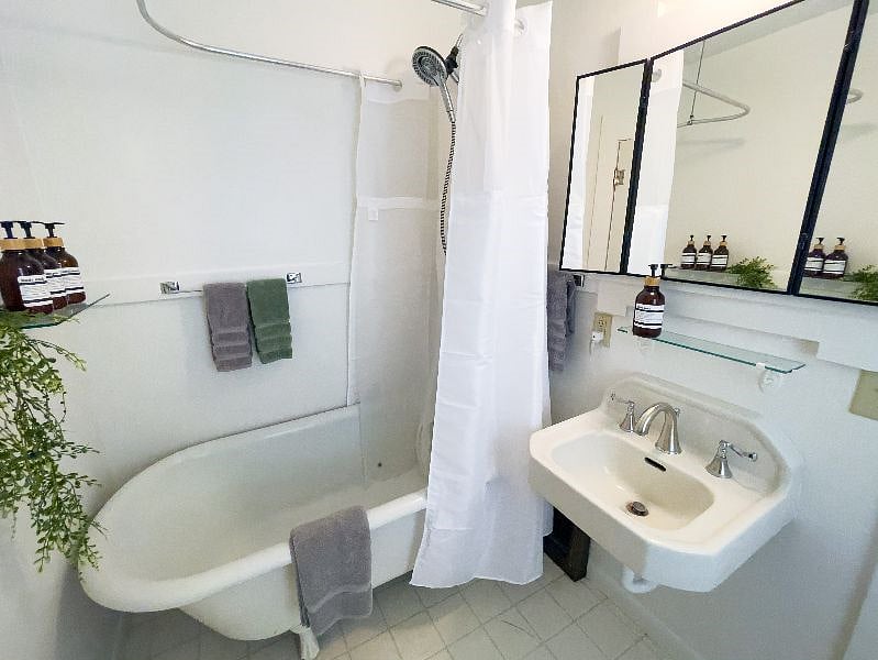 Bathroom with clawfoot tub. 