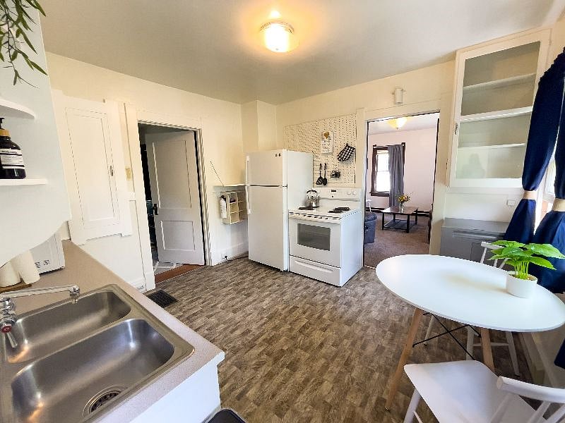 Kitchen and dining area.