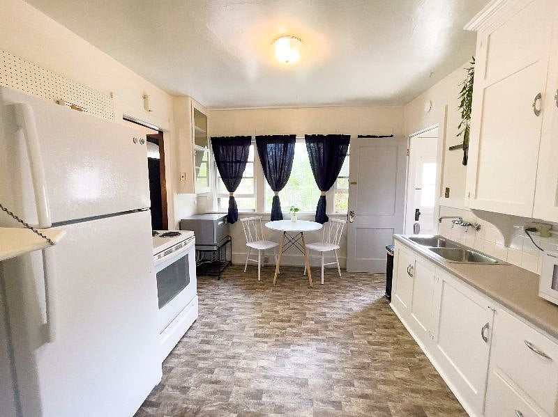 Kitchen. 